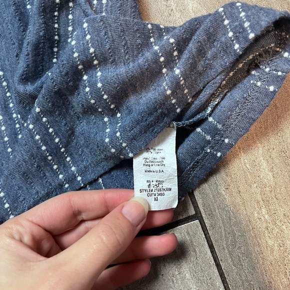 W5 Anthropologie Striped Textured Front Tie Top Cropped Shirt Women's medium - Picture 4 of 5